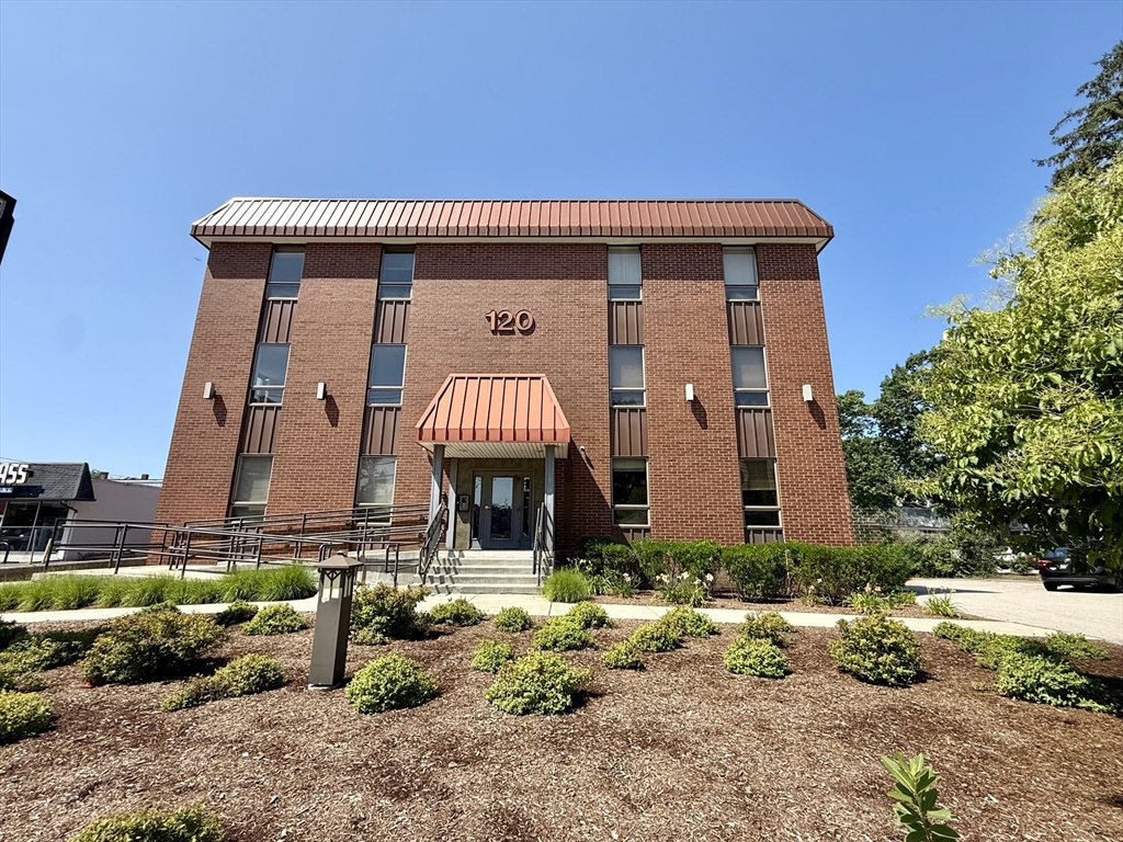 120 N Main St, Attleboro, Massachusetts, ,Commercial Sale,For Sale,N Main St,73547869