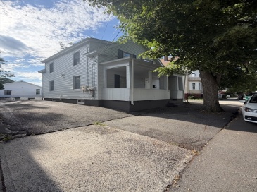 70 Robinson St, Lynn, Massachusetts, 3 Bedrooms Bedrooms, 7 Rooms Rooms,2 BathroomsBathrooms,Residential,For Sale,Robinson St,73547830