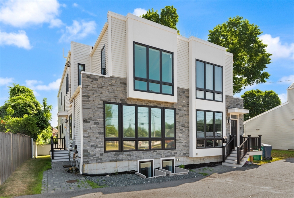 91 Crafts St, Newton, Massachusetts, 4 Bedrooms Bedrooms, 8 Rooms Rooms,3.5 BathroomsBathrooms,Residential,For Sale,Crafts St,73547902
