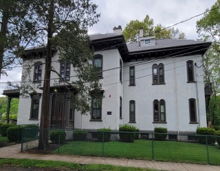 73 Elm Road, Newton, Massachusetts, 2 Rooms Rooms,1 BathroomBathrooms,Residential Lease,For Rent,Elm Road,73547916