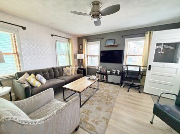 4 Foam St, Winthrop, Massachusetts, 1 Bedroom Bedrooms, 3 Rooms Rooms,1 BathroomBathrooms,Residential Lease,For Rent,Foam St,73547917 4 Foam St, Winthrop, Massachusetts, 1 Bedroom Bedrooms, 3 Rooms Rooms,1 BathroomBathrooms,Residential Lease,For Rent,Foam St,73547917