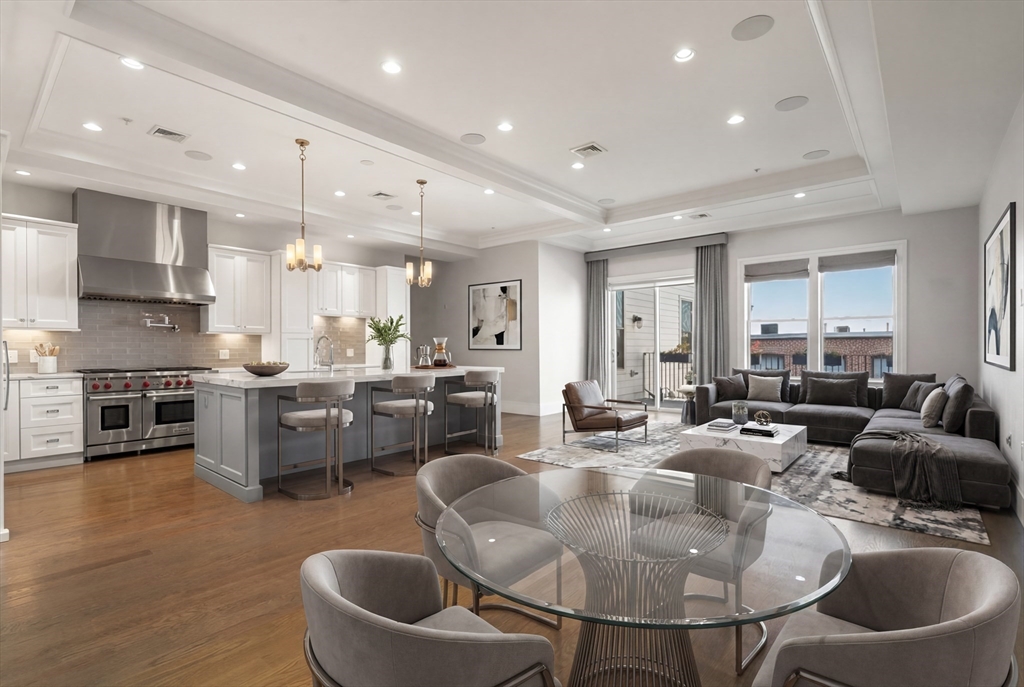 621 E 1st St, Boston, Massachusetts, 2 Bedrooms Bedrooms, 4 Rooms Rooms,2 BathroomsBathrooms,Residential,For Sale,E 1st St,73547935