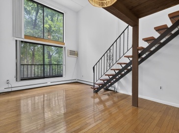 993 Massachusettes, Arlington, Massachusetts, 1 Bedroom Bedrooms, 3 Rooms Rooms,1.5 BathroomsBathrooms,Residential,For Sale,Massachusettes,73547945