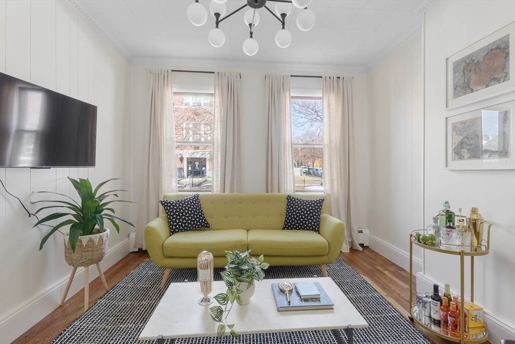 56.5 Spring St, Cambridge, Massachusetts, 2 Bedrooms Bedrooms, 4 Rooms Rooms,1 BathroomBathrooms,Residential Lease,For Rent,Spring St,73547943