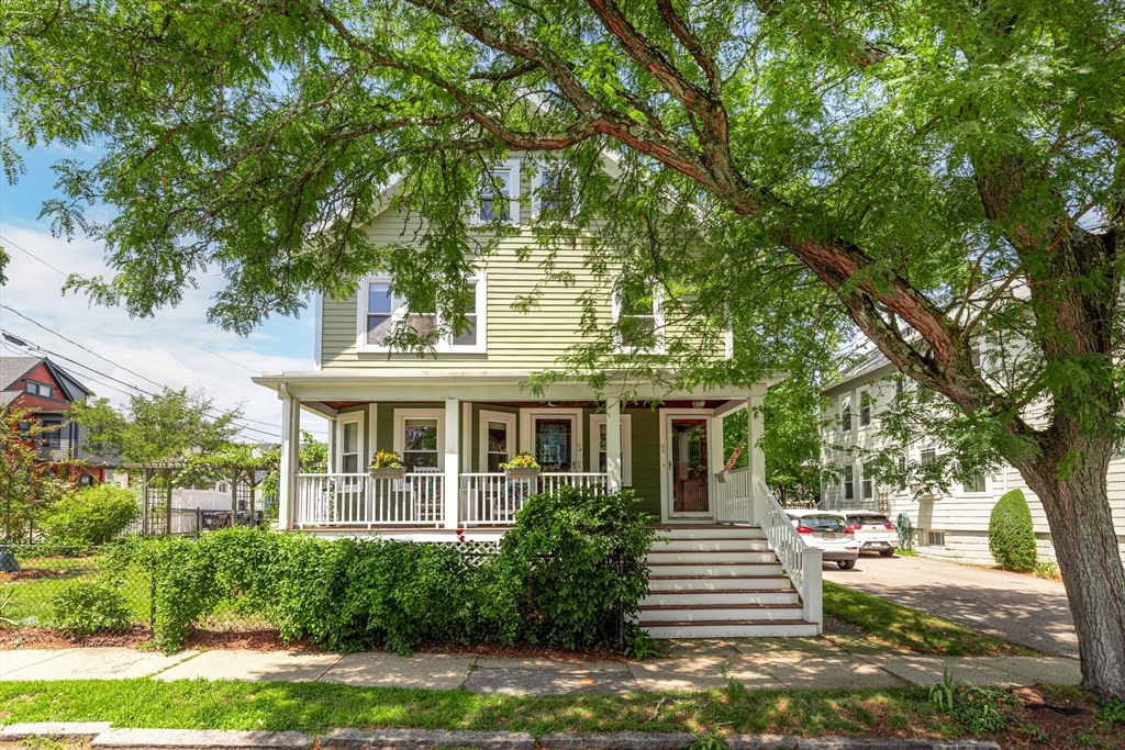 66 River St, Arlington, Massachusetts, 2 Bedrooms Bedrooms, 6 Rooms Rooms,1 BathroomBathrooms,Residential,For Sale,River St,73547950