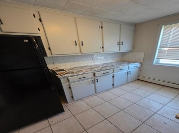 180 Albion, Fall River, Massachusetts, 3 Bedrooms Bedrooms, 6 Rooms Rooms,1 BathroomBathrooms,Residential Lease,For Rent,Albion,73547967