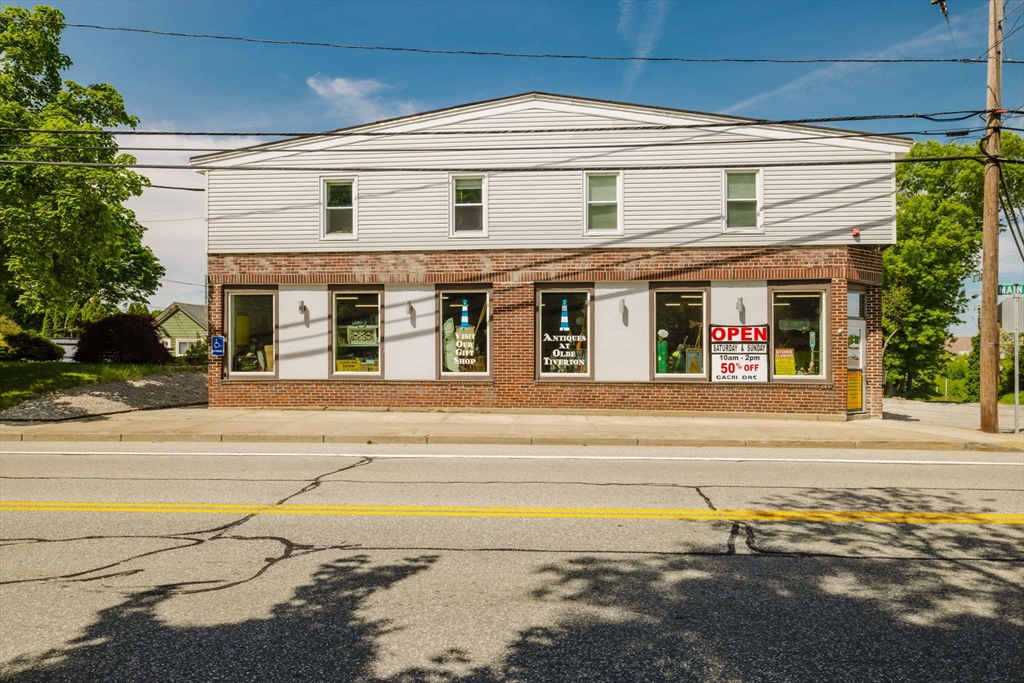 1019 Main Rd, Tiverton, Rhode Island, 2 Bedrooms Bedrooms, 7 Rooms Rooms,2.5 BathroomsBathrooms,Residential Income,For Sale,Main Rd,73547978