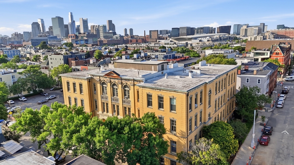 350 W 4th, Boston, Massachusetts, 2 Bedrooms Bedrooms, 5 Rooms Rooms,1 BathroomBathrooms,Residential,For Sale,W 4th,73547973