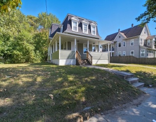 221 East St, Chicopee, Massachusetts, 4 Bedrooms Bedrooms, 9 Rooms Rooms,2 BathroomsBathrooms,Residential Income,For Sale,East St,73493908