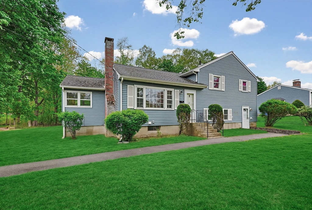 31 Cold Spring Rd., Holliston, Massachusetts, 4 Bedrooms Bedrooms, 8 Rooms Rooms,2 BathroomsBathrooms,Residential,For Sale,Cold Spring Rd.,73530169