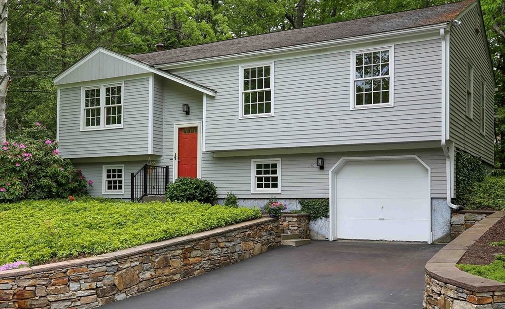 60 Wrentham Rd, Worcester, Massachusetts, 3 Bedrooms Bedrooms, 6 Rooms Rooms,1.5 BathroomsBathrooms,Residential,For Sale,Wrentham Rd,73524700