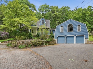 74 High Street, Upton, Massachusetts, 3 Bedrooms Bedrooms, 7 Rooms Rooms,2 BathroomsBathrooms,Residential,For Sale,High Street,73528914