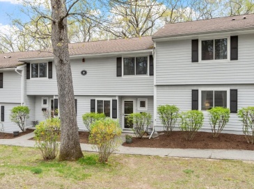 2 Beal's Cove Road, Hingham, Massachusetts, 2 Bedrooms Bedrooms, 4 Rooms Rooms,1.5 BathroomsBathrooms,Residential,For Sale,Beal's Cove Road,73517585