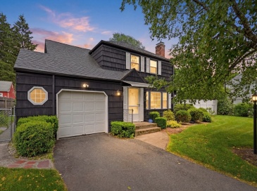47 Fenway Dr, Springfield, Massachusetts, 3 Bedrooms Bedrooms, 8 Rooms Rooms,2 BathroomsBathrooms,Residential,For Sale,Fenway Dr,73535061