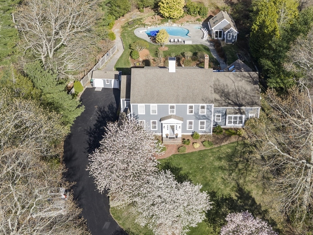 35 Pokanoket Ln, Marshfield, Massachusetts, 4 Bedrooms Bedrooms, 12 Rooms Rooms,4.5 BathroomsBathrooms,Residential,For Sale,Pokanoket Ln,73510448