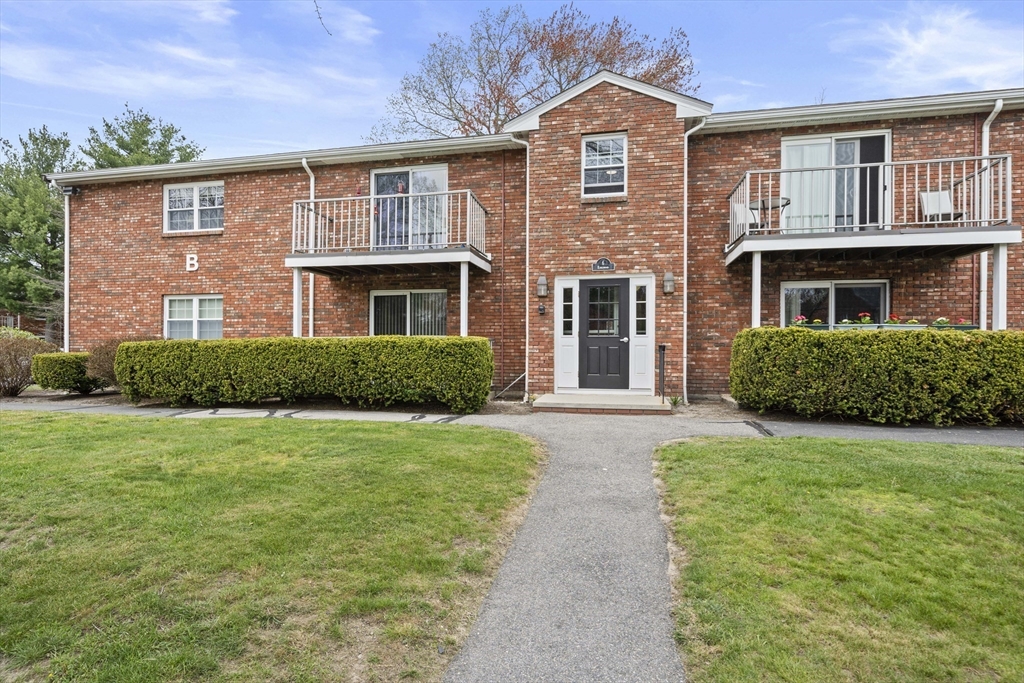6 Kingswood Dr, Abington, Massachusetts, 2 Bedrooms Bedrooms, 4 Rooms Rooms,1 BathroomBathrooms,Residential,For Sale,Kingswood Dr,73516263