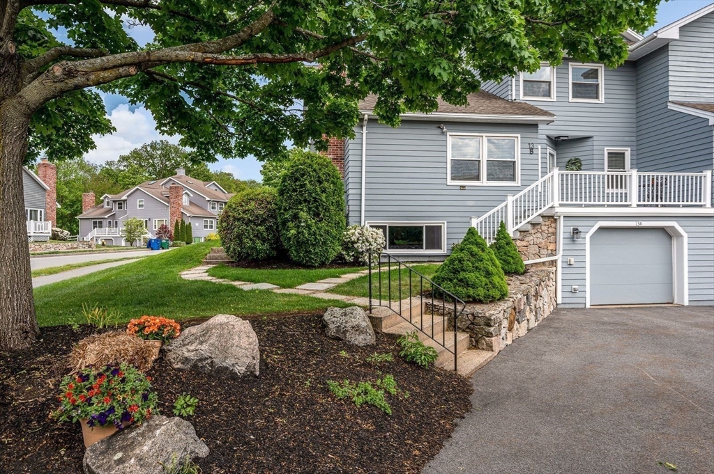 13 Carnation Circle, Reading, Massachusetts, 3 Bedrooms Bedrooms, 7 Rooms Rooms,3.5 BathroomsBathrooms,Residential,For Sale,Carnation Circle,73522461