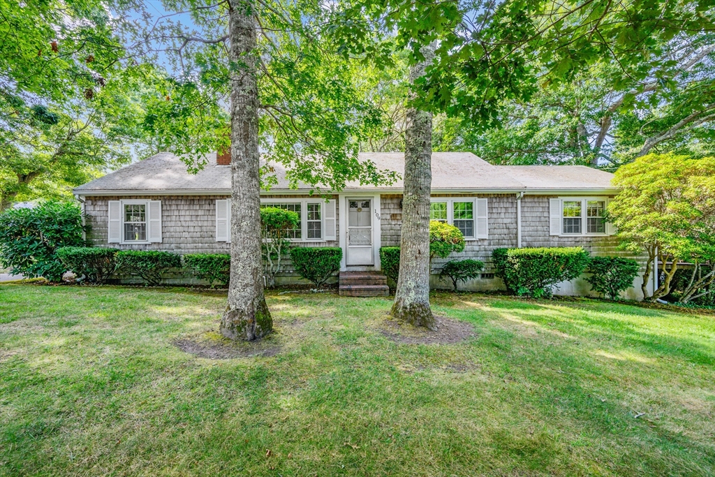 109 Harbor Hills Rd, Barnstable, Massachusetts, 3 Bedrooms Bedrooms, 6 Rooms Rooms,1.5 BathroomsBathrooms,Residential,For Sale,Harbor Hills Rd,73430651