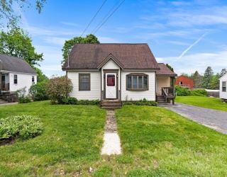 97 Pleasant St, Spencer, Massachusetts, 3 Bedrooms Bedrooms, 6 Rooms Rooms,1 BathroomBathrooms,Residential,For Sale,Pleasant St,73525996