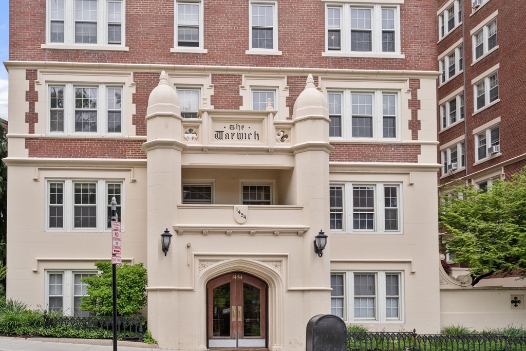 1450-1454 Beacon Street, Brookline, Massachusetts, 2 Bedrooms Bedrooms, 4 Rooms Rooms,1 BathroomBathrooms,Residential,For Sale,Beacon Street,73524156
