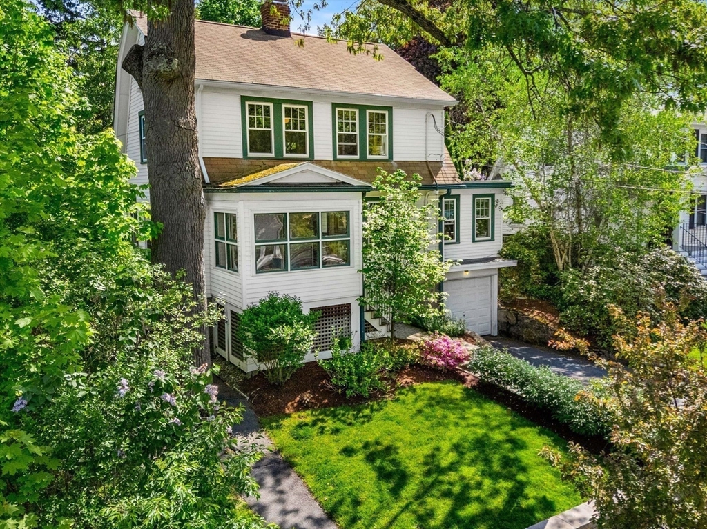 34 Avalon Rd, Milton, Massachusetts, 3 Bedrooms Bedrooms, 7 Rooms Rooms,1.5 BathroomsBathrooms,Residential,For Sale,Avalon Rd,73521380