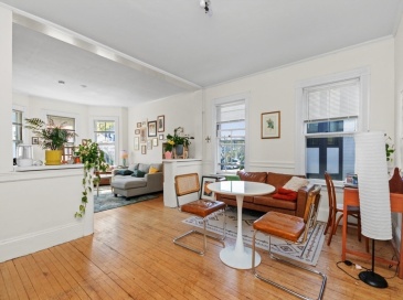 21 Bentley St, Boston, Massachusetts, 5 Bedrooms Bedrooms, 12 Rooms Rooms,2 BathroomsBathrooms,Residential Lease,For Rent,Bentley St,73535308