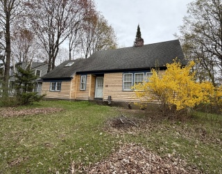19 Upland Rd, Pittsfield, Massachusetts, 3 Bedrooms Bedrooms, 6 Rooms Rooms,1.5 BathroomsBathrooms,Residential,For Sale,Upland Rd,73511129