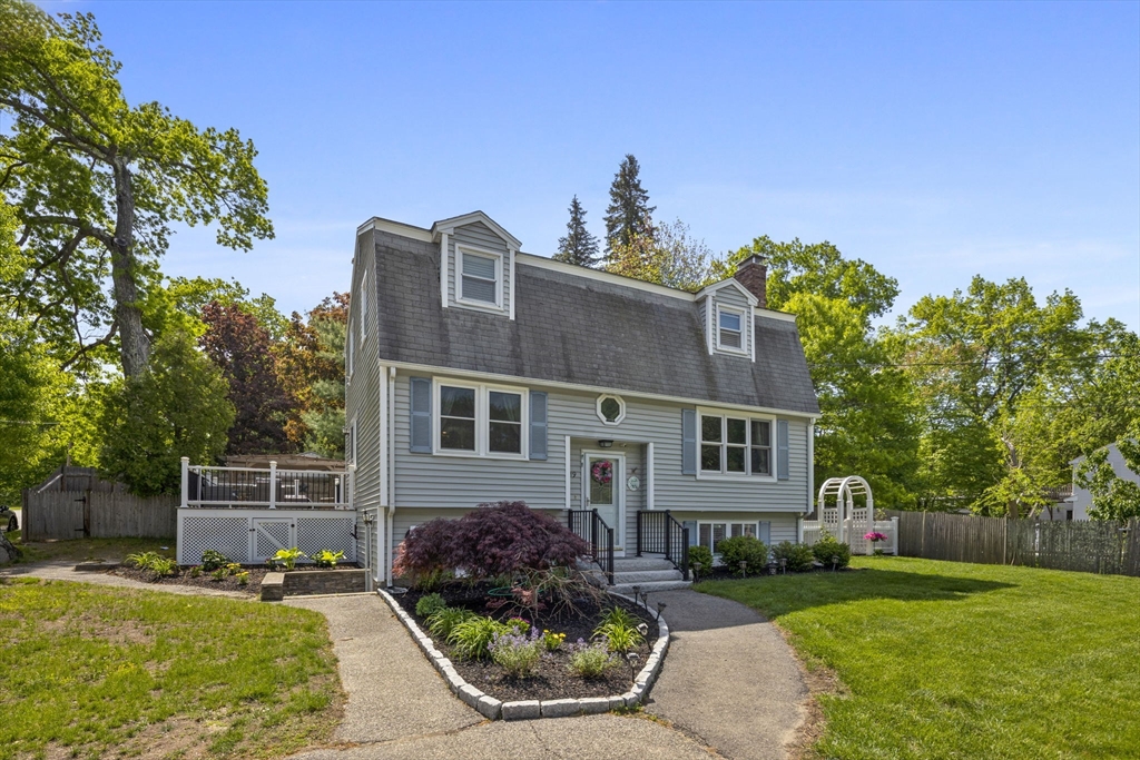 19 Burt Rd, Wilmington, Massachusetts, 4 Bedrooms Bedrooms, 8 Rooms Rooms,2 BathroomsBathrooms,Residential,For Sale,Burt Rd,73524199