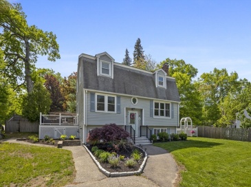 19 Burt Rd, Wilmington, Massachusetts, 4 Bedrooms Bedrooms, 8 Rooms Rooms,2 BathroomsBathrooms,Residential,For Sale,Burt Rd,73524199