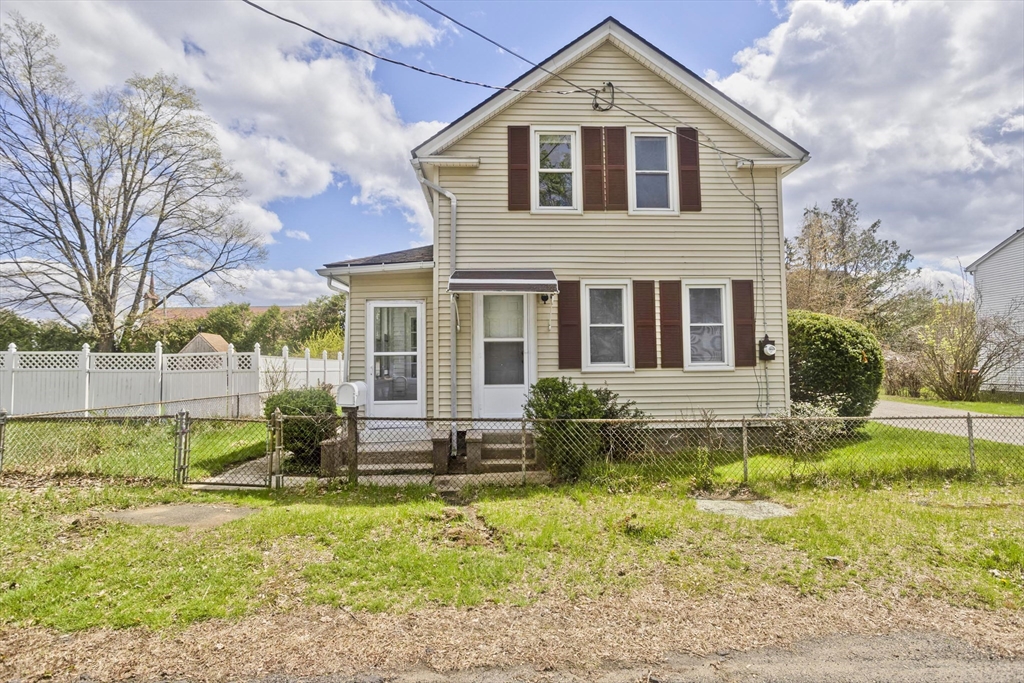 19 Church St, Agawam, Massachusetts, 2 Bedrooms Bedrooms, 5 Rooms Rooms,1 BathroomBathrooms,Residential,For Sale,Church St,73517265