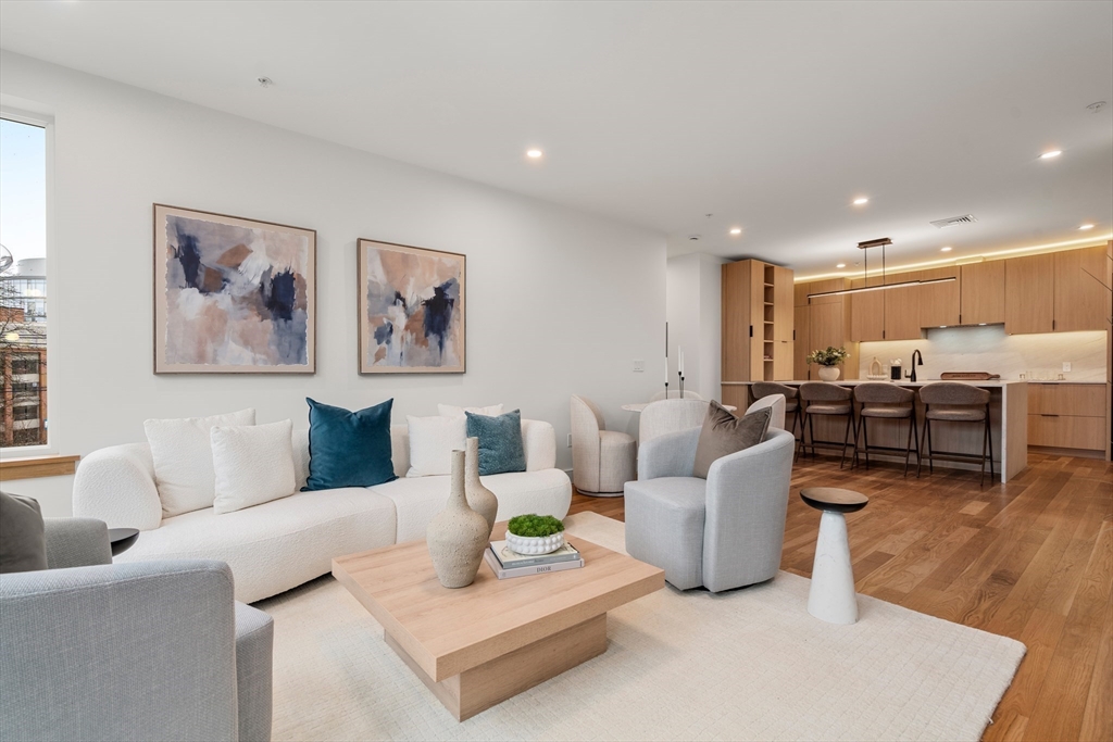 58 Kent, Brookline, Massachusetts, 2 Bedrooms Bedrooms, 5 Rooms Rooms,2 BathroomsBathrooms,Residential,For Sale,Kent,73484512