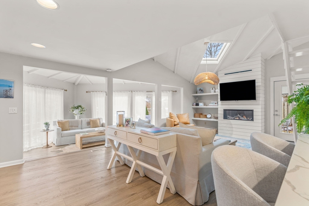 16 Bosun's Lane, Mashpee, Massachusetts, 3 Bedrooms Bedrooms, 6 Rooms Rooms,2 BathroomsBathrooms,Residential,For Sale,Bosun's Lane,73476489