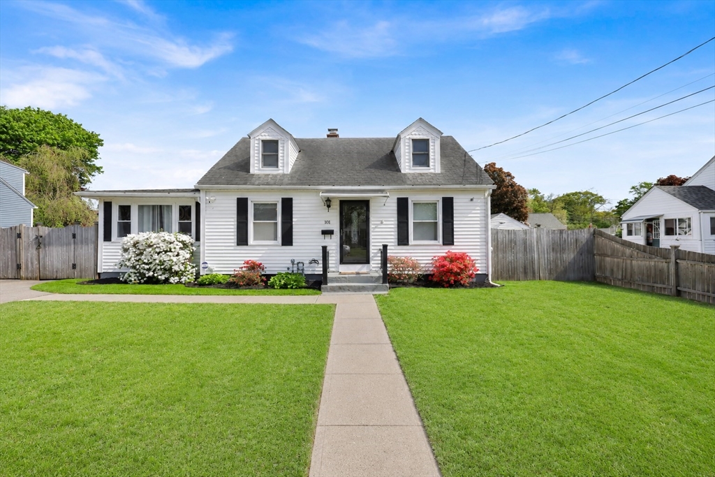 101 Frontenac Street, Chicopee, Massachusetts, 4 Bedrooms Bedrooms, 7 Rooms Rooms,2 BathroomsBathrooms,Residential,For Sale,Frontenac Street,73520167