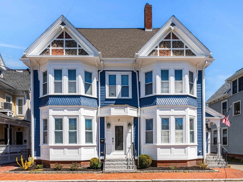 7 Horton St, Newburyport, Massachusetts, 4 Bedrooms Bedrooms, 7 Rooms Rooms,2.5 BathroomsBathrooms,Residential,For Sale,Horton St,73509859