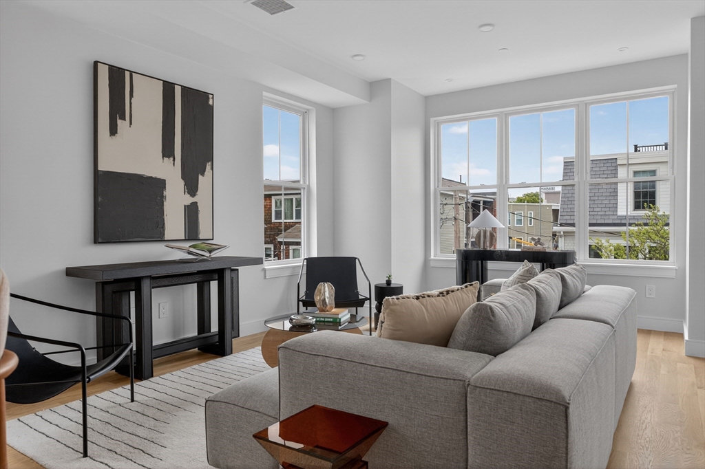 54 Dorset Street, Boston, Massachusetts, 3 Bedrooms Bedrooms, 4 Rooms Rooms,2 BathroomsBathrooms,Residential,For Sale,Dorset Street,73519598
