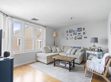 126 Tudor, Boston, Massachusetts, 2 Bedrooms Bedrooms, 5 Rooms Rooms,1 BathroomBathrooms,Residential Lease,For Rent,Tudor,73538411