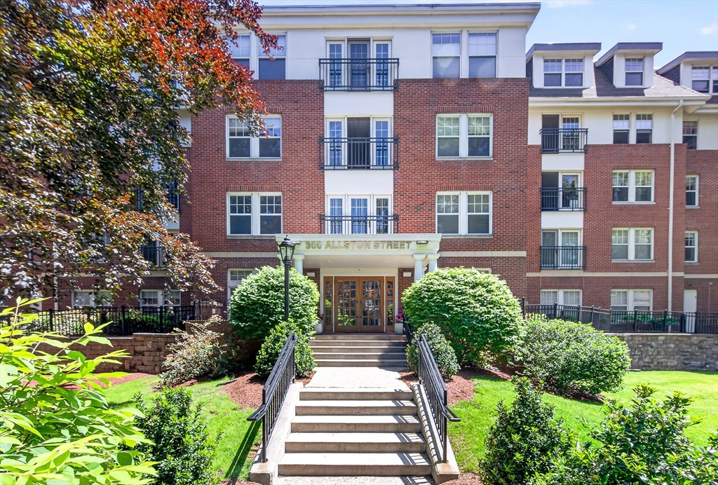 300 Allston St, Boston, Massachusetts, 2 Bedrooms Bedrooms, 5 Rooms Rooms,2 BathroomsBathrooms,Residential,For Sale,Allston St,73525354