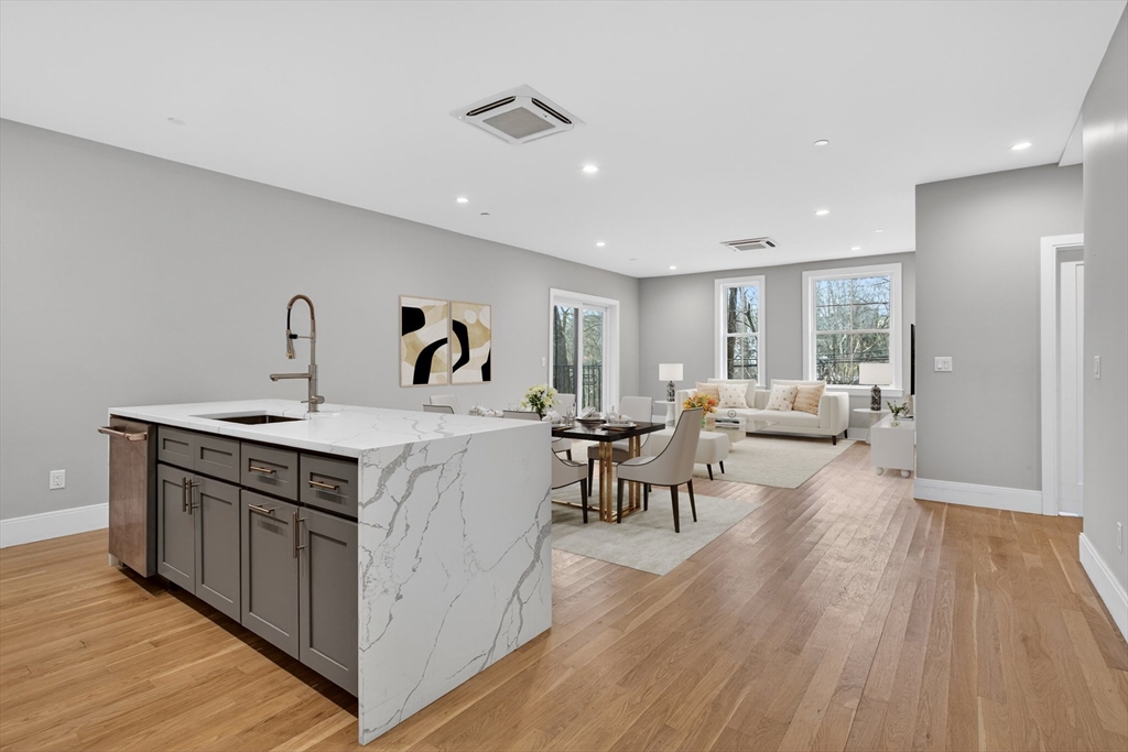 54 River Street, Boston, Massachusetts, 2 Bedrooms Bedrooms, 4 Rooms Rooms,2 BathroomsBathrooms,Residential,For Sale,River Street,73496376