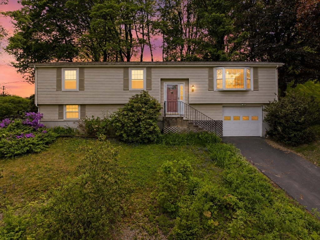 63 Miles Street, Millbury, Massachusetts, 3 Bedrooms Bedrooms, 6 Rooms Rooms,2 BathroomsBathrooms,Residential,For Sale,Miles Street,73522015