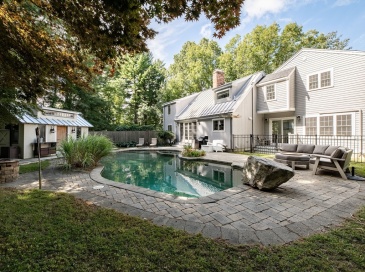 677 Temple St, Duxbury, Massachusetts, 3 Bedrooms Bedrooms, 8 Rooms Rooms,4.5 BathroomsBathrooms,Residential,For Sale,Temple St,73505077
