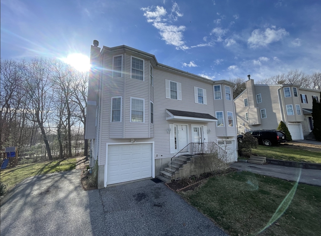 55 Ledgecrest Dr, Worcester, Massachusetts, 3 Bedrooms Bedrooms, 6 Rooms Rooms,2.5 BathroomsBathrooms,Residential Lease,For Rent,Ledgecrest Dr,73548067