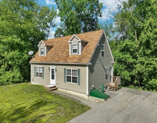 29 Lawrence Road, Salem, New Hampshire, 2 Bedrooms Bedrooms, 5 Rooms Rooms,1 BathroomBathrooms,Residential,For Sale,Lawrence Road,73548068