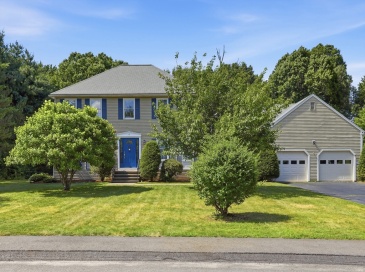4 Oneida Place, Hudson, Massachusetts, 4 Bedrooms Bedrooms, 9 Rooms Rooms,2.5 BathroomsBathrooms,Residential,For Sale,Oneida Place,73547985