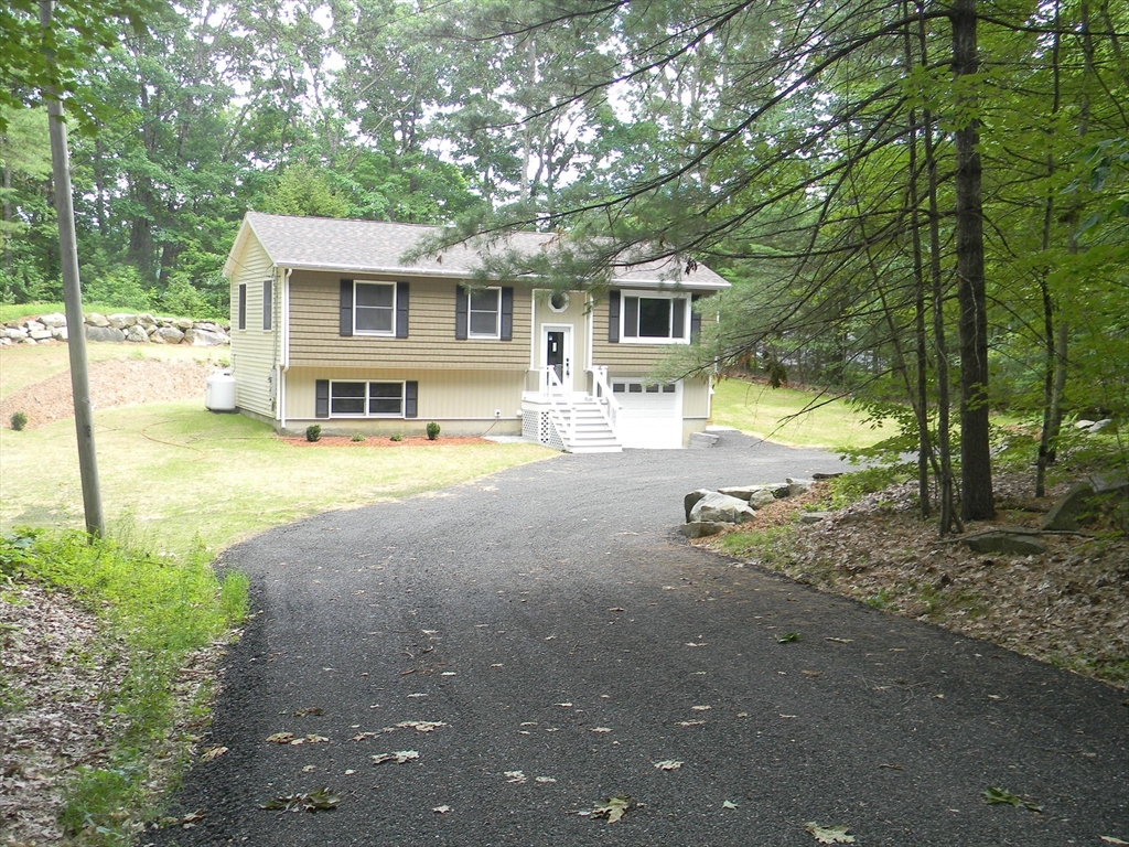 232 Arlington St, Athol, Massachusetts, 3 Bedrooms Bedrooms, 7 Rooms Rooms,1 BathroomBathrooms,Residential,For Sale,Arlington St,73548108