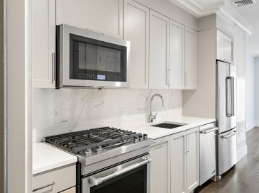 214 Market, Boston, Massachusetts, 3 Bedrooms Bedrooms, 5 Rooms Rooms,2 BathroomsBathrooms,Residential Lease,For Rent,Market,73548110