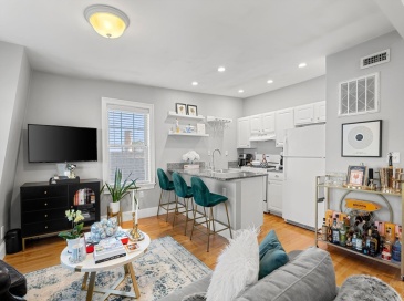 7 Brewster Street, Boston, Massachusetts, 1 Bedroom Bedrooms, 3 Rooms Rooms,1 BathroomBathrooms,Residential Lease,For Rent,Brewster Street,73546969