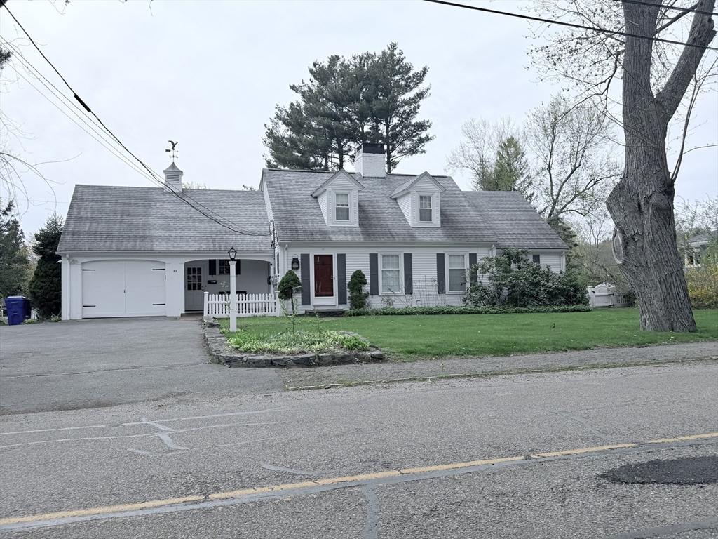 55 Warren St, Taunton, Massachusetts, 3 Bedrooms Bedrooms, 5 Rooms Rooms,1 BathroomBathrooms,Residential Lease,For Rent,Warren St,73510609