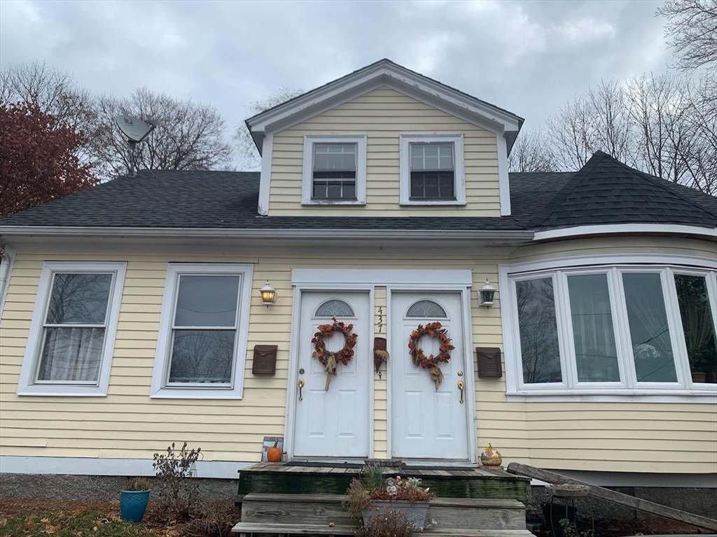 437 North Washington St, North Attleboro, Massachusetts, 2 Bedrooms Bedrooms, 4 Rooms Rooms,1 BathroomBathrooms,Residential Lease,For Rent,North Washington St,73548127