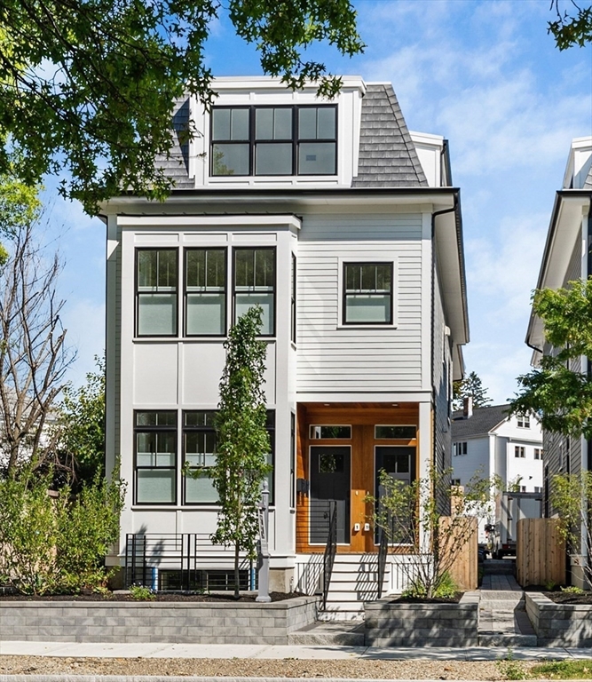 327 Alewife Brook Pkwy, Somerville, Massachusetts, 4 Bedrooms Bedrooms, 9 Rooms Rooms,3.5 BathroomsBathrooms,Residential,For Sale,Alewife Brook Pkwy,73548128