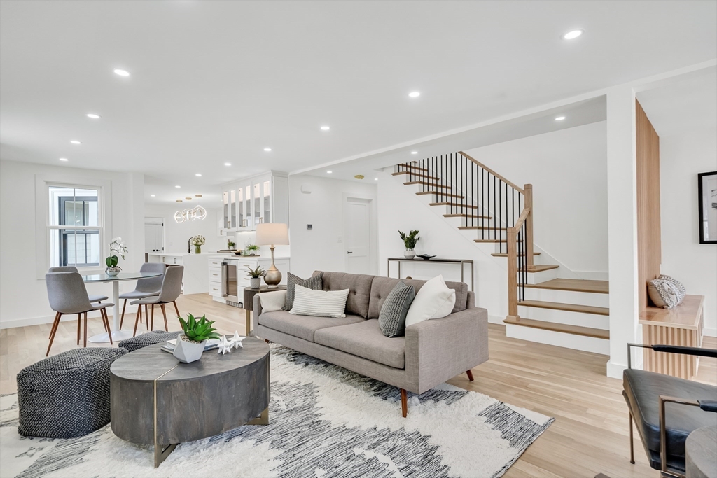 196 Prospect St, Cambridge, Massachusetts, 4 Bedrooms Bedrooms, 8 Rooms Rooms,4.5 BathroomsBathrooms,Residential,For Sale,Prospect St,73548183